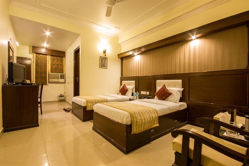 GRAND PARK INN