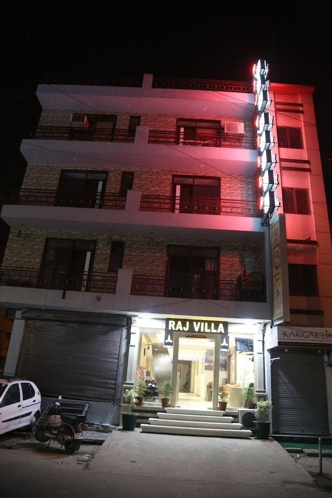 HOTEL RAJ VILLA