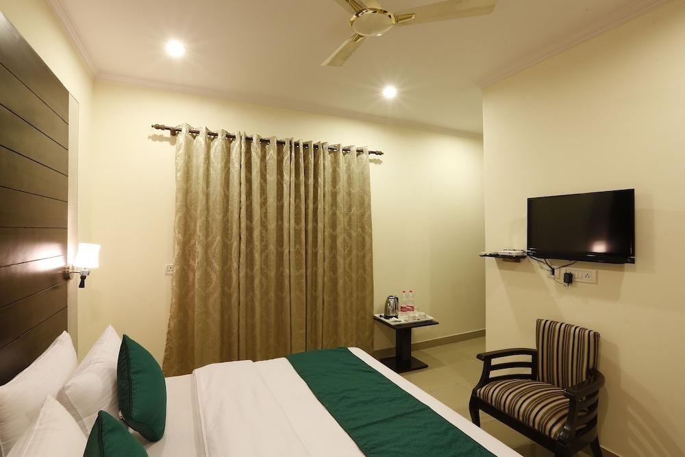 HOTEL CHANAKYA INN photo 4