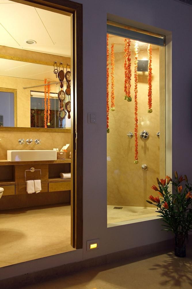 Le Sutra Hotel, Khar, Mumbai photo 4