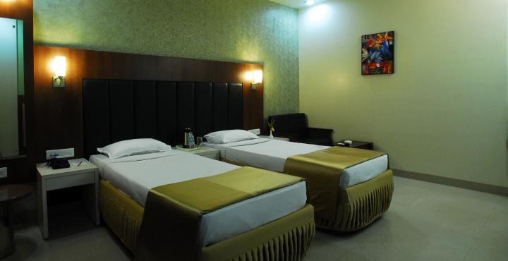 HOTEL DEVANSHI INN photo 1