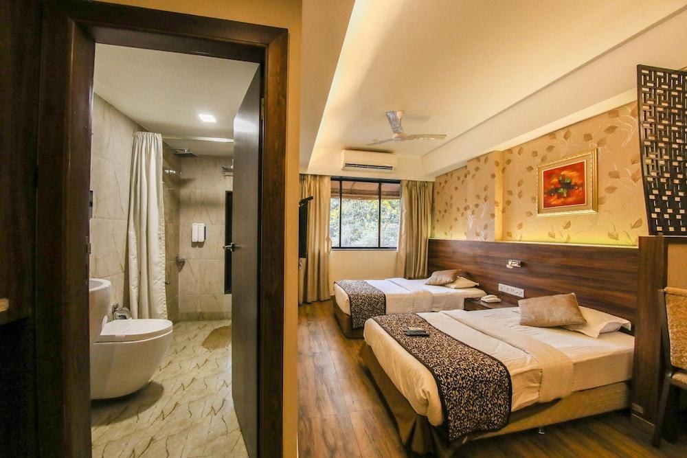 HOTEL MAHARANA INN