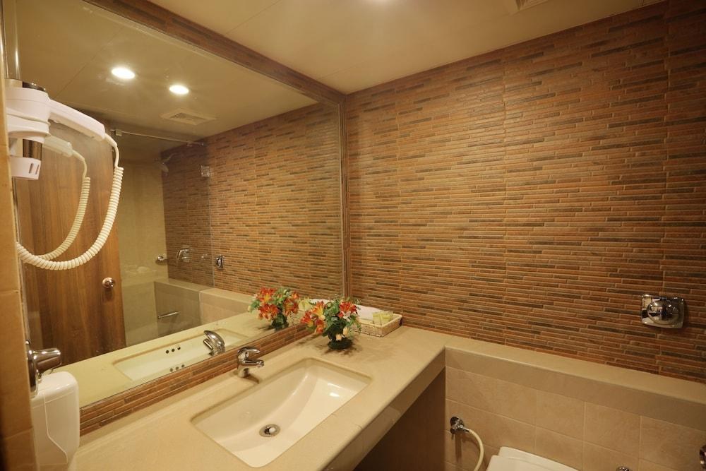 HOTEL ABBOTT photo 2