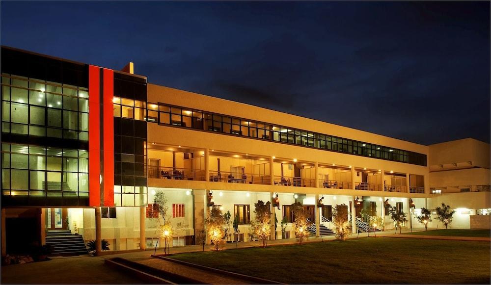 CHAIRMANS CLUB & RESORTS photo 3