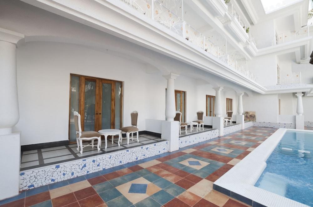 PIRACHE ART HOTEL photo 2