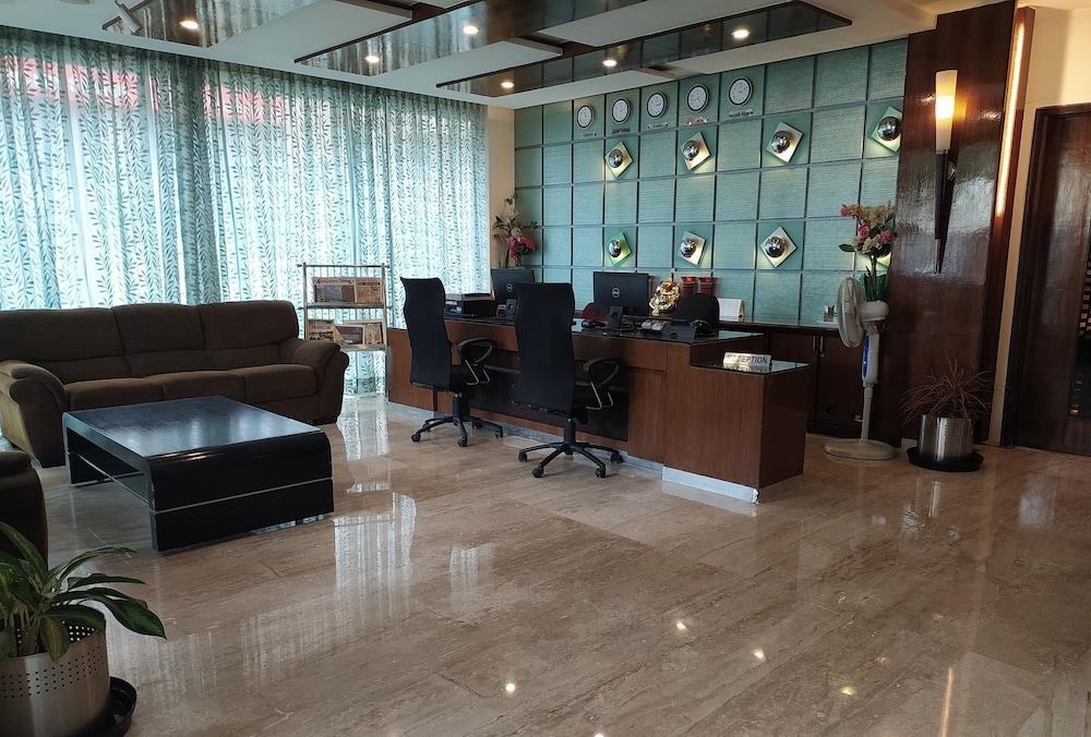 HOTEL SILICREST photo 1