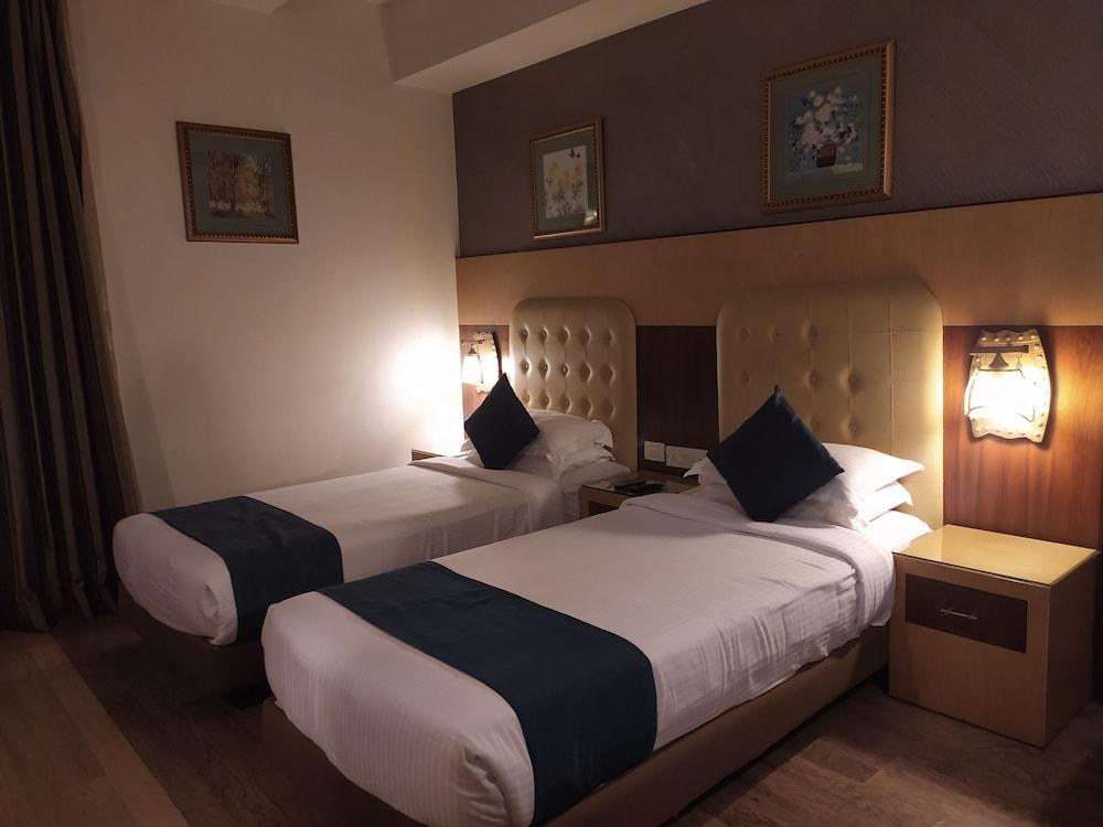 HOTEL SILICREST photo 3