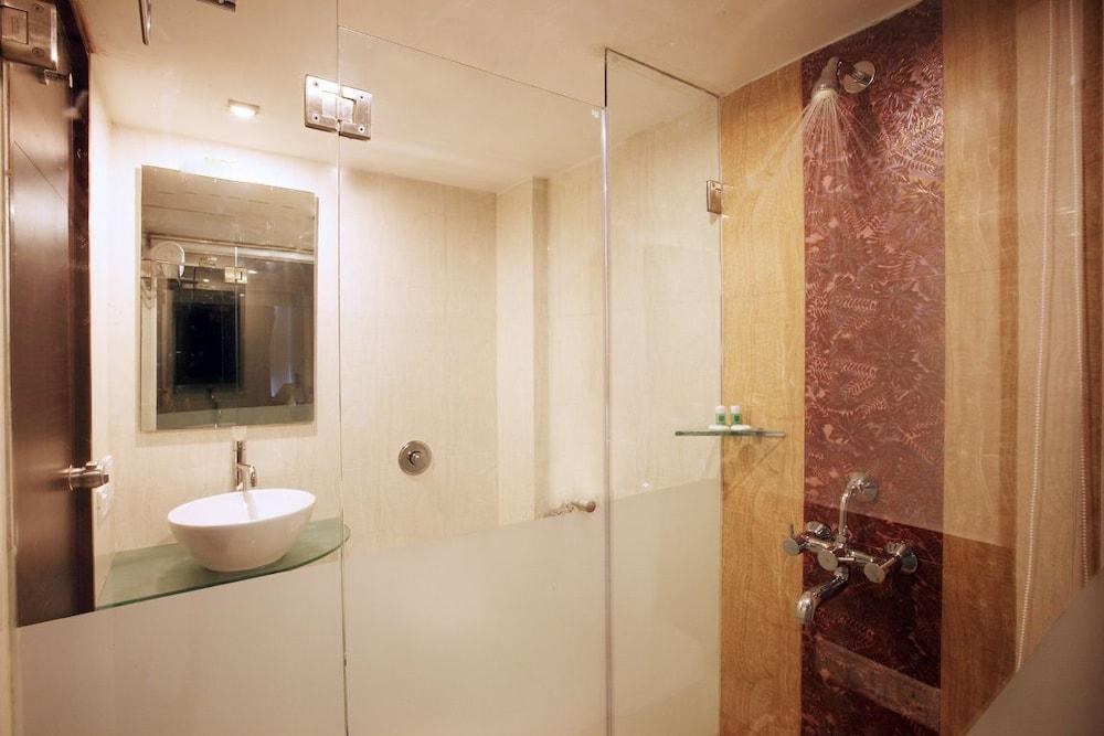 HOTEL YOGI METROPOLITAN photo 3