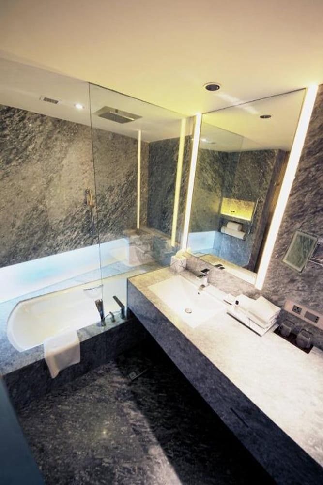 VIVANTA BY TAJ DWARKA photo 2