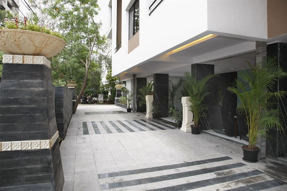 AR SUITES FONTANA BAY photo 1