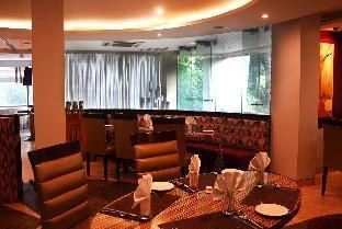 HOTEL ORBETT photo 2