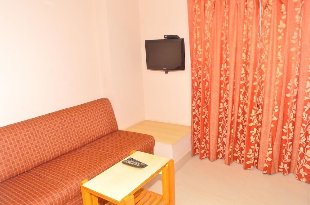 Hotel Surguru photo 3
