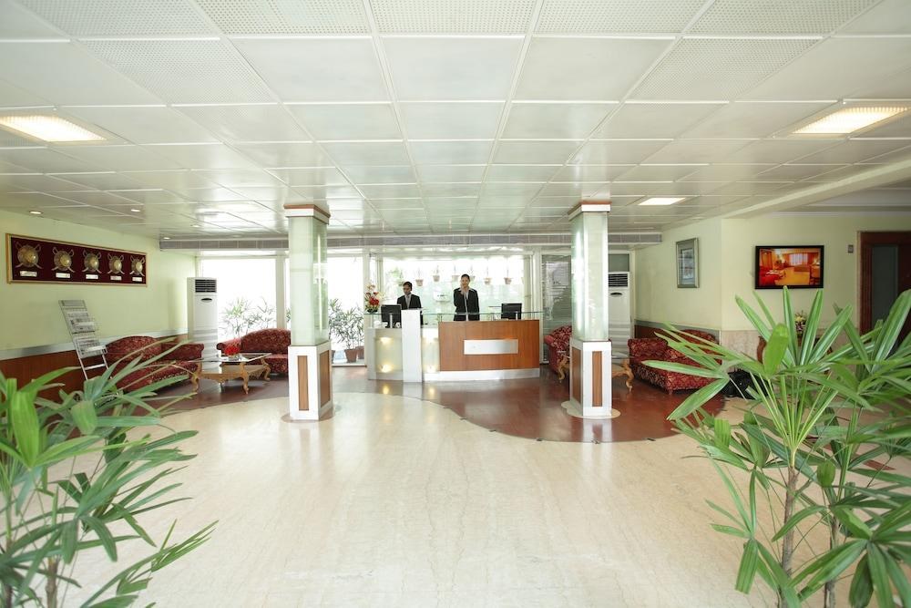 HOTEL OM TOWER - PURE VEGETARIAN HOTEL photo 4