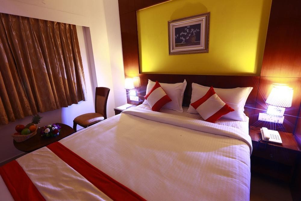 HOTEL PRIYADARSHINI PARK photo 2