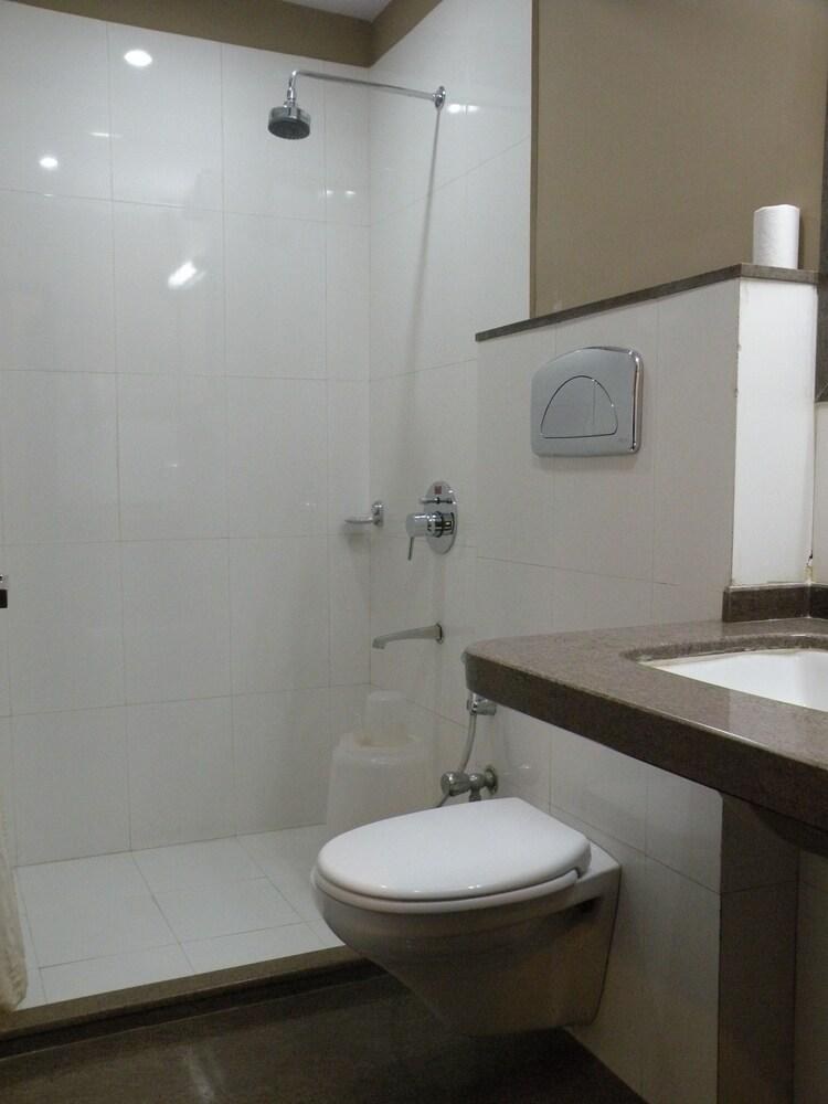HOTEL RATNAWALI - A PURE VEGETARIAN HOTEL photo 3