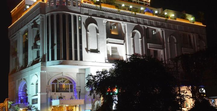 HOTEL KINGS CORNER
