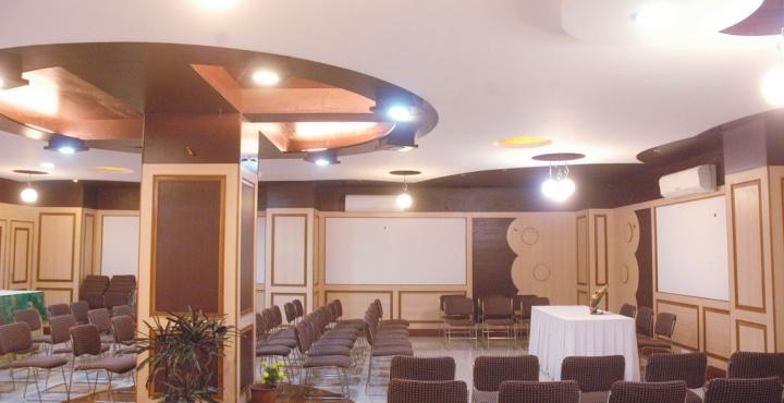HOTEL KINGS CORNER photo 1