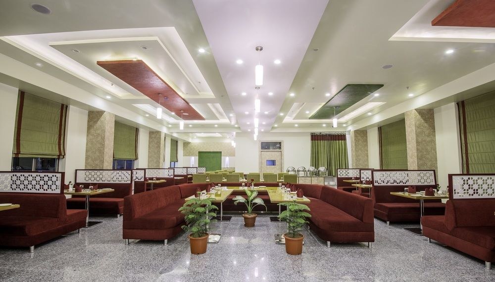 YASH REGENCY HOTEL photo 1