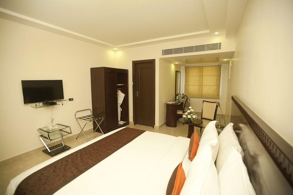 THE IRIS HOTEL photo 2
