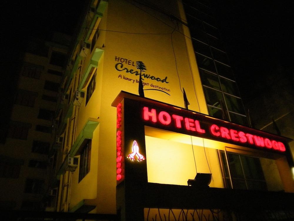HOTEL CRESTWOOD photo 2