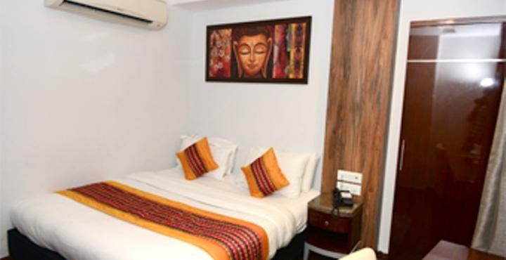 HOTEL CABANA photo 1