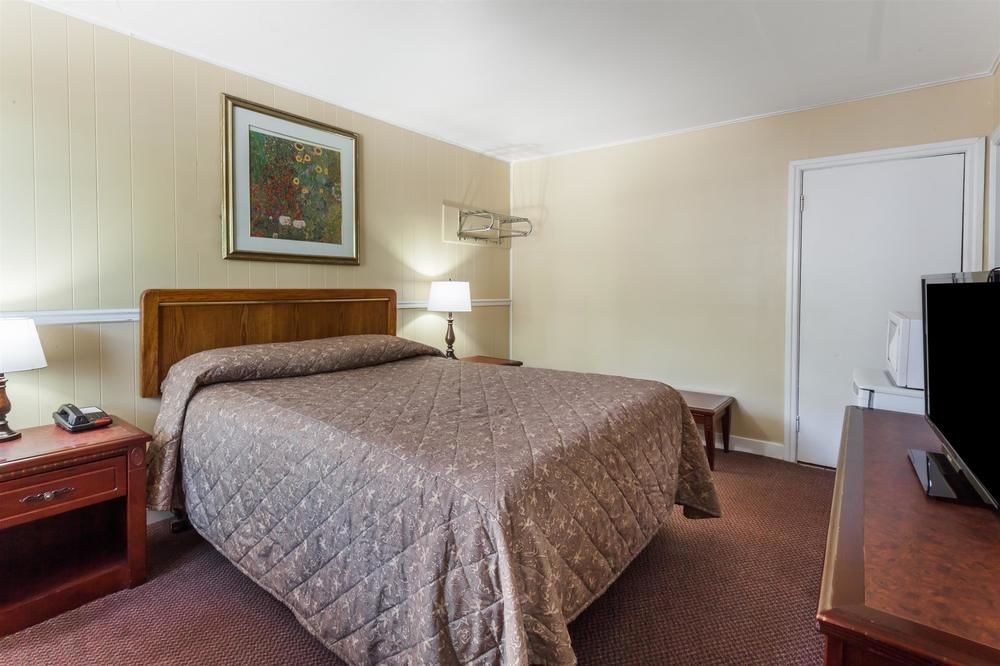 KNIGHTS INN FREDERICTON photo 1