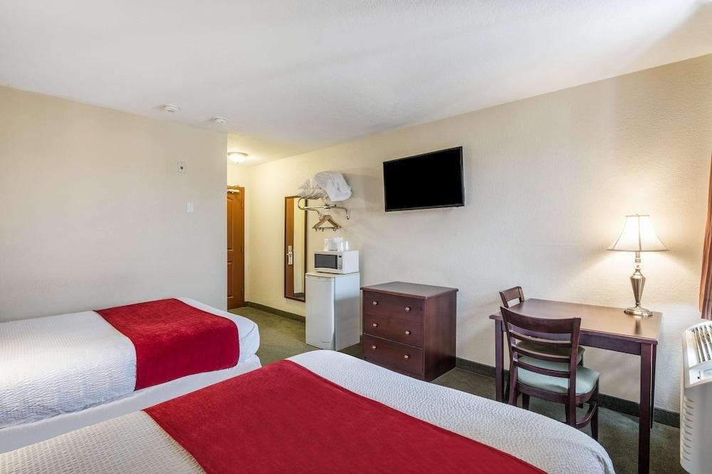 KNIGHTS INN ORILLIA photo 4