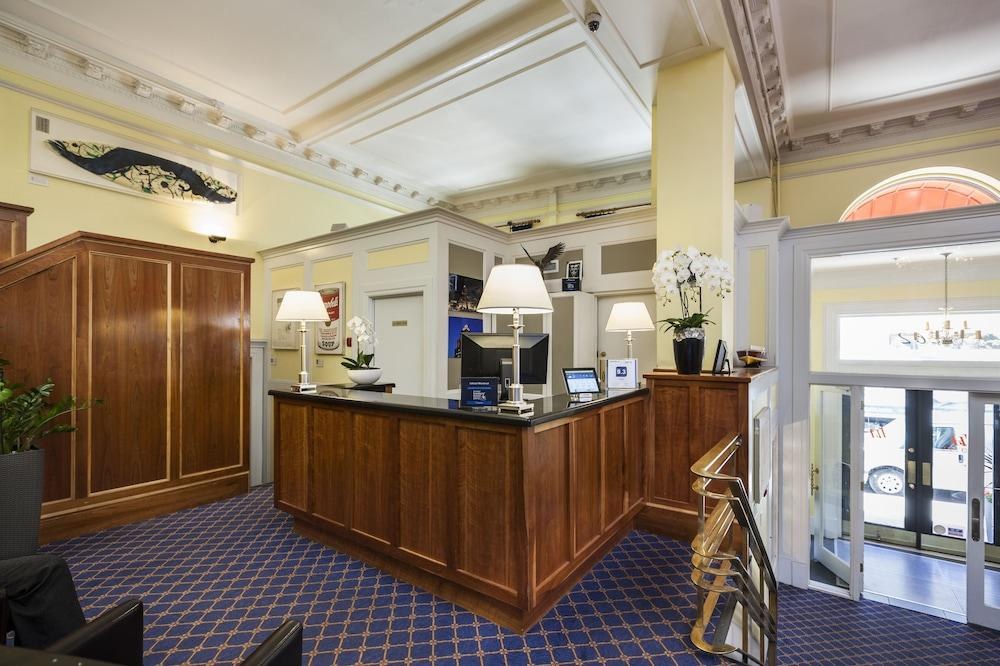 LHotel photo 3
