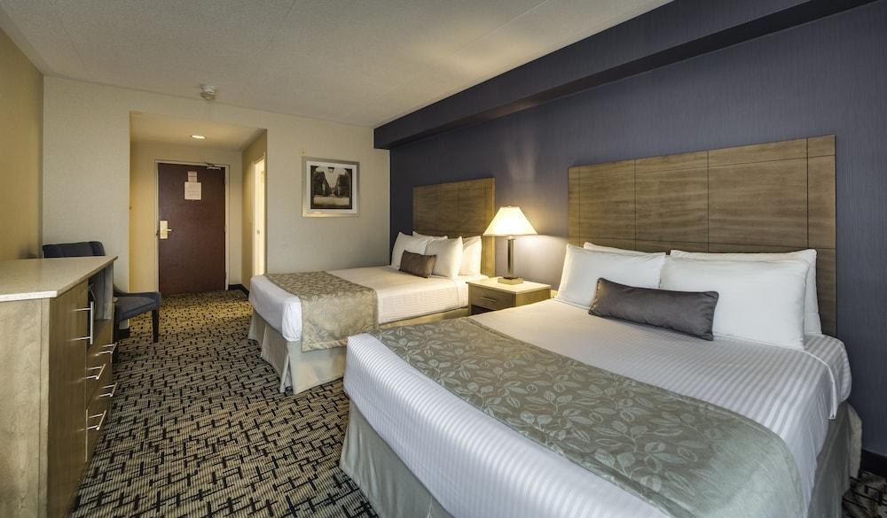 MONTE CARLO INN OAKVILLE SUITES photo 2