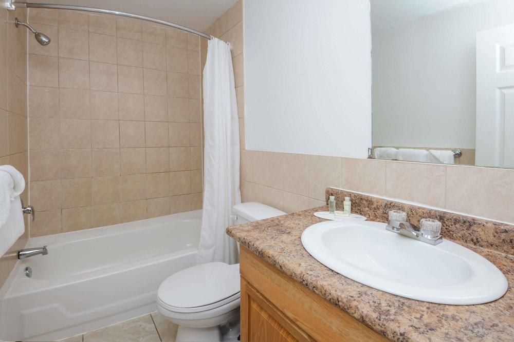 KNIGHTS INN LONDON ONTARIO photo 4