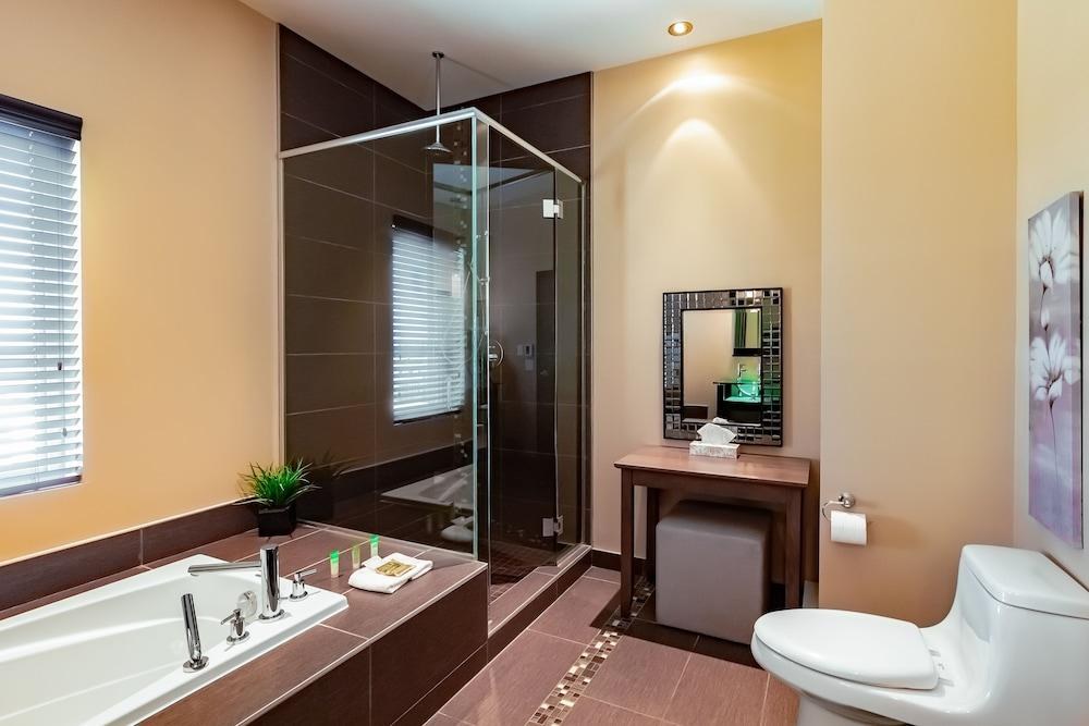 IMPERIA HOTEL & SUITES photo 2