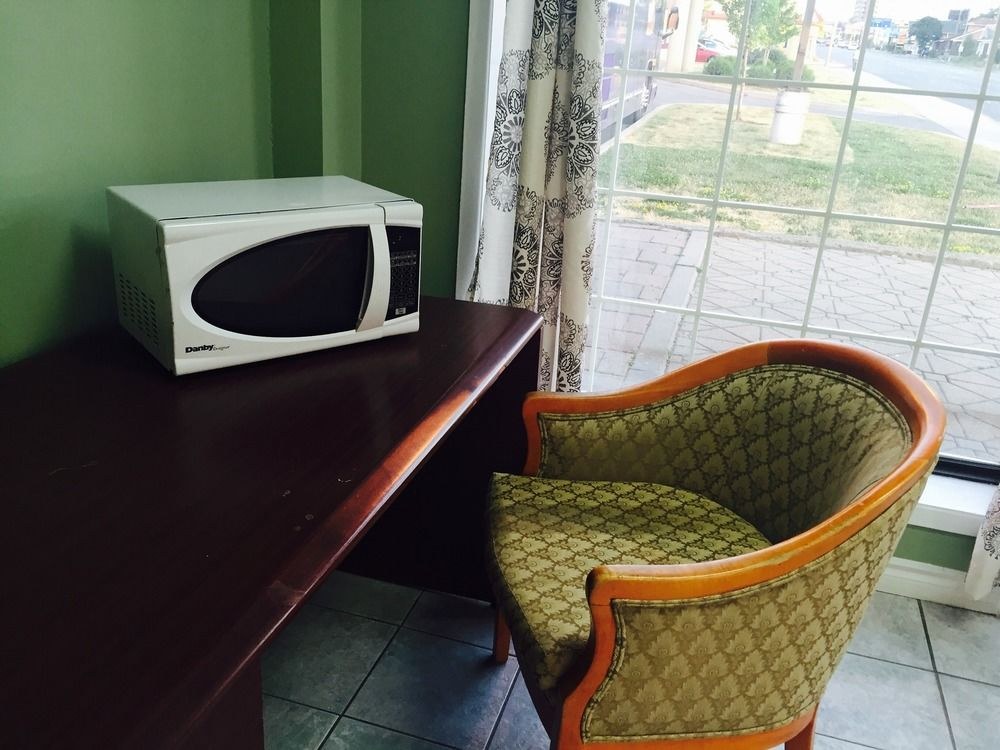 NIAGARA FALLS COURTSIDE INN photo 1