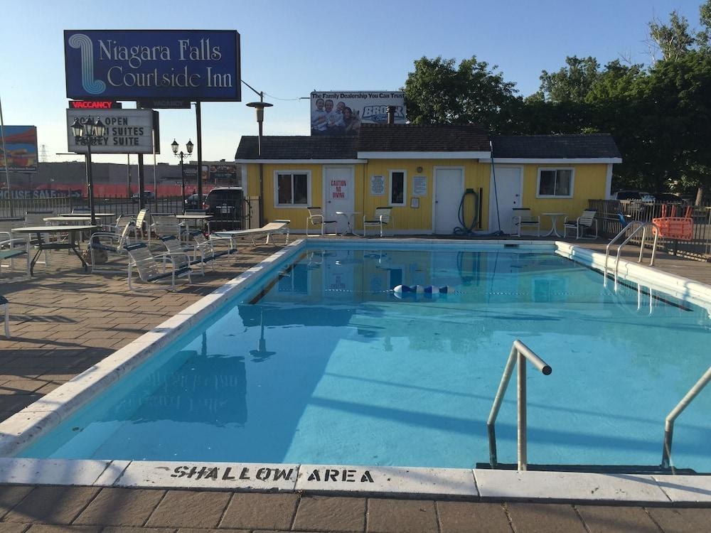 NIAGARA FALLS COURTSIDE INN photo 2