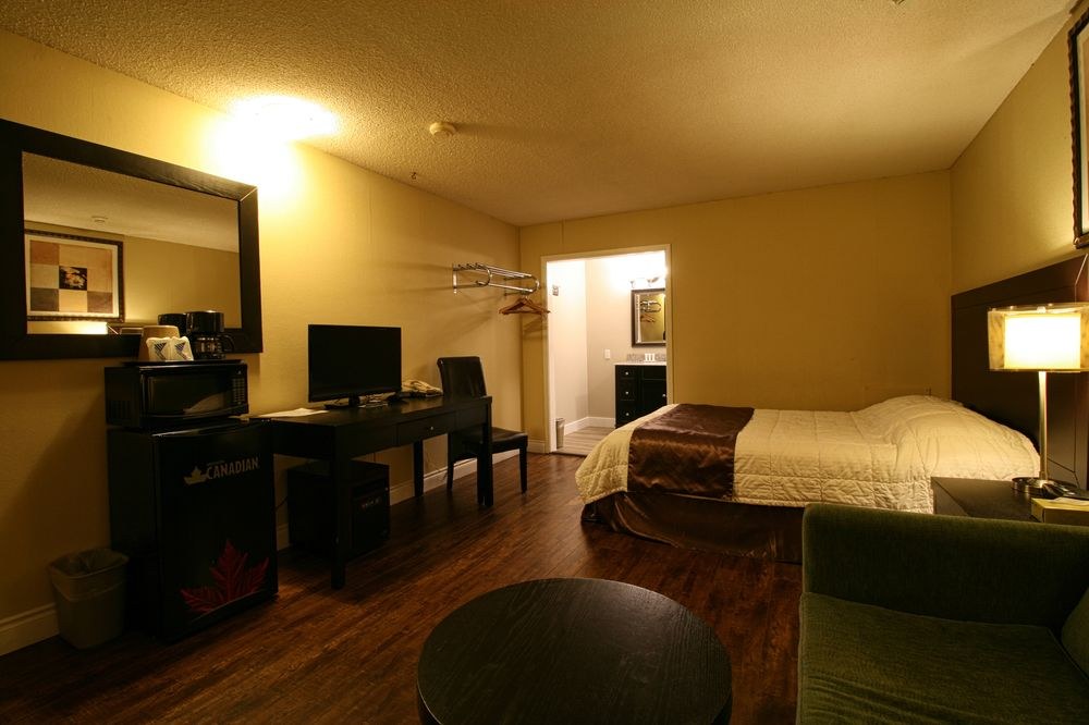 MONCTON photo 1