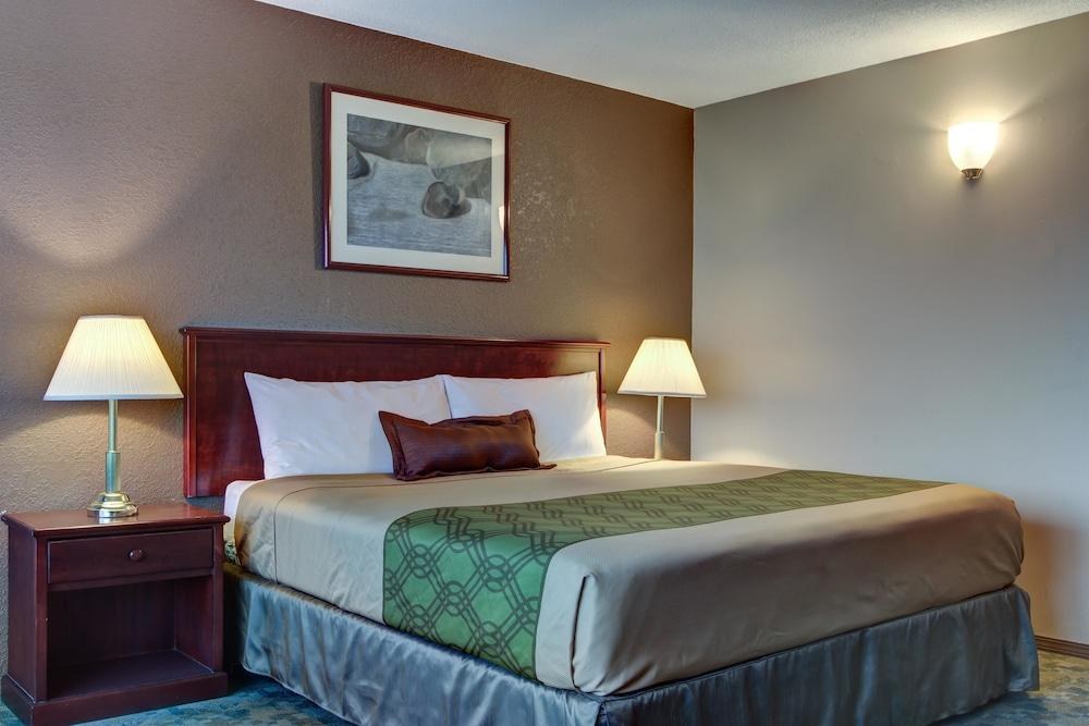 KNIGHTS INN KAMLOOPS photo 2