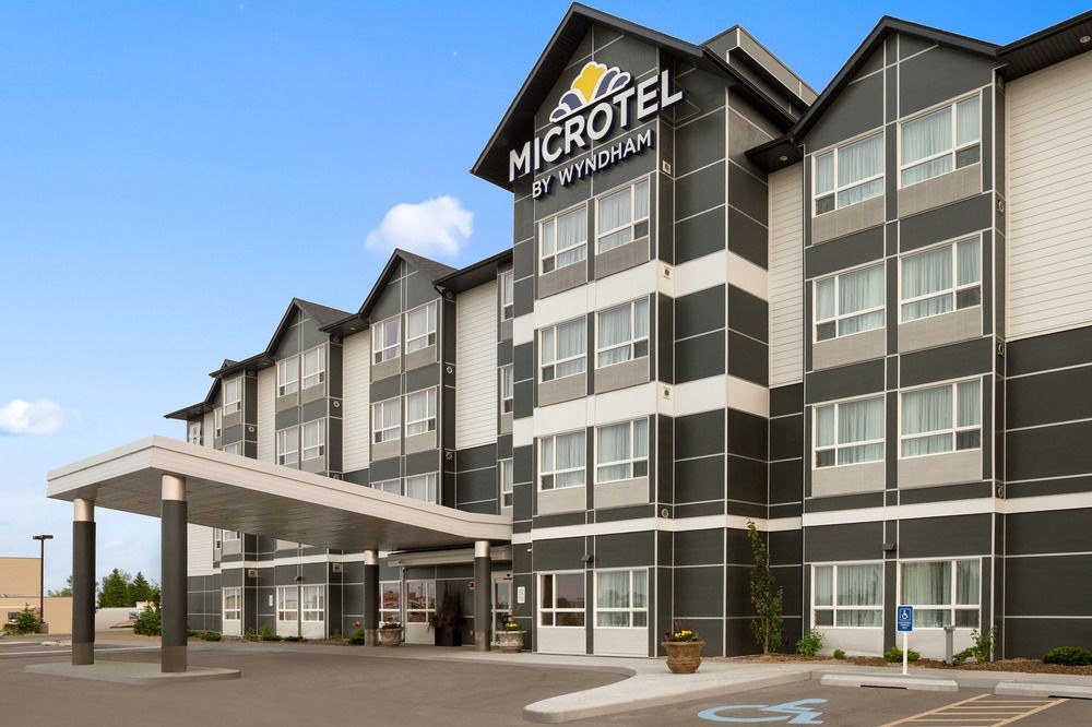 MICROTEL INN & SUITES BY WYNDHAM LLOYDMINSTER photo 1