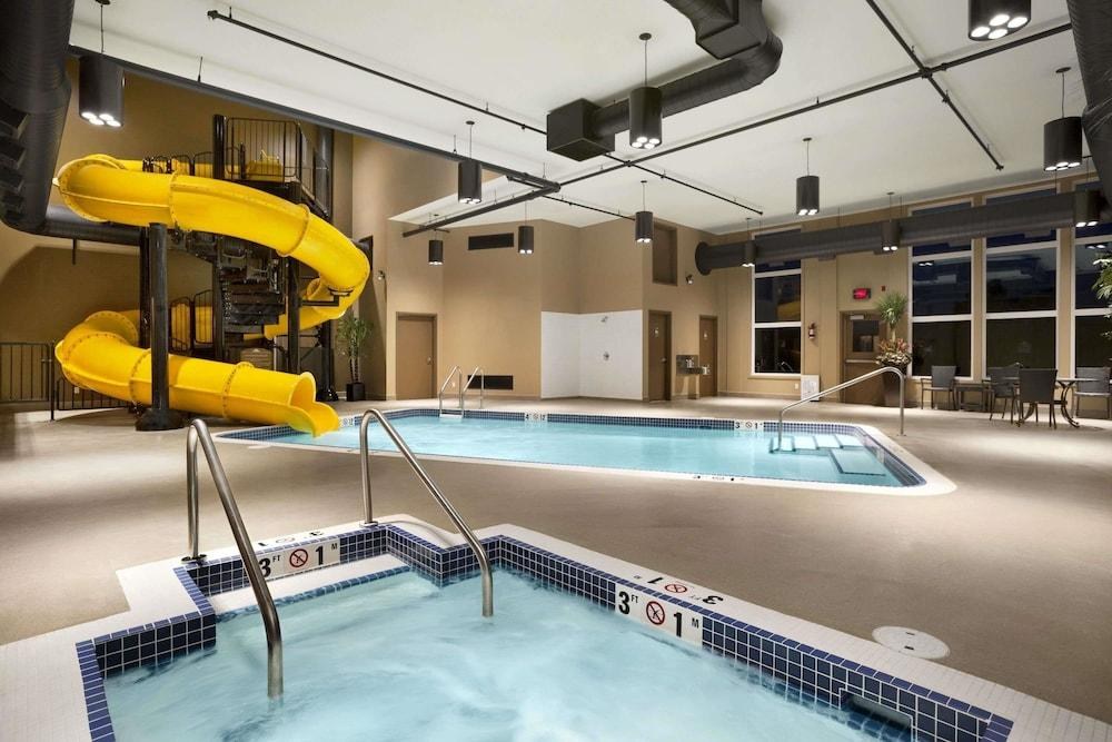 MICROTEL INN & SUITES BY WYNDHAM LLOYDMINSTER photo 3