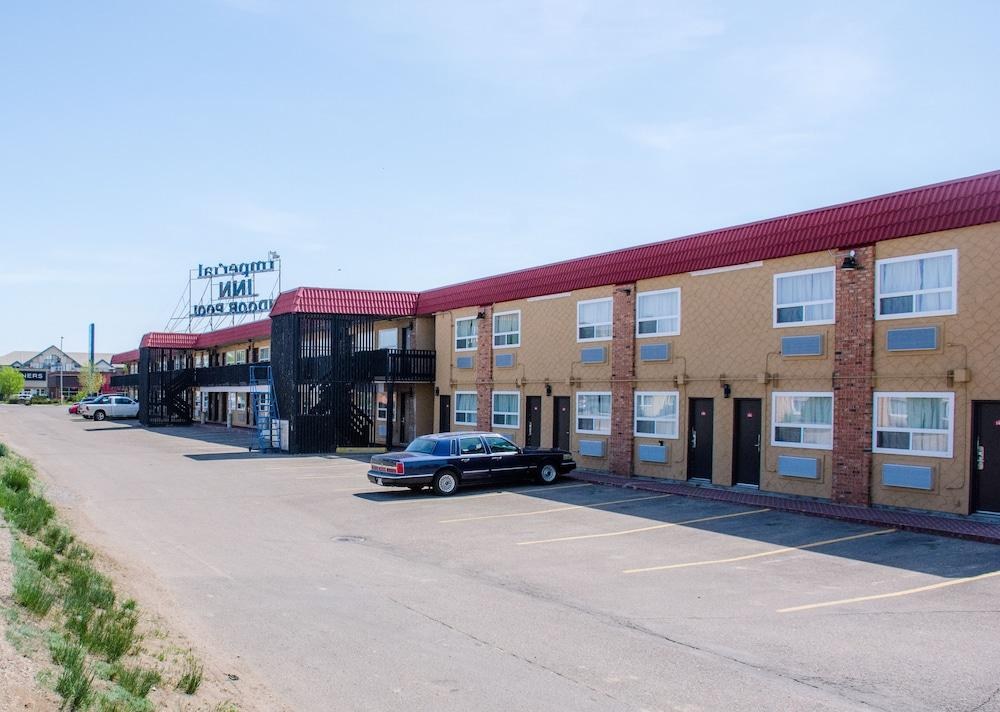 RAMADA BY WYNDHAM MEDICINE HAT photo 2