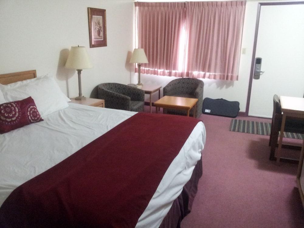 RAMADA BY WYNDHAM MEDICINE HAT photo 3