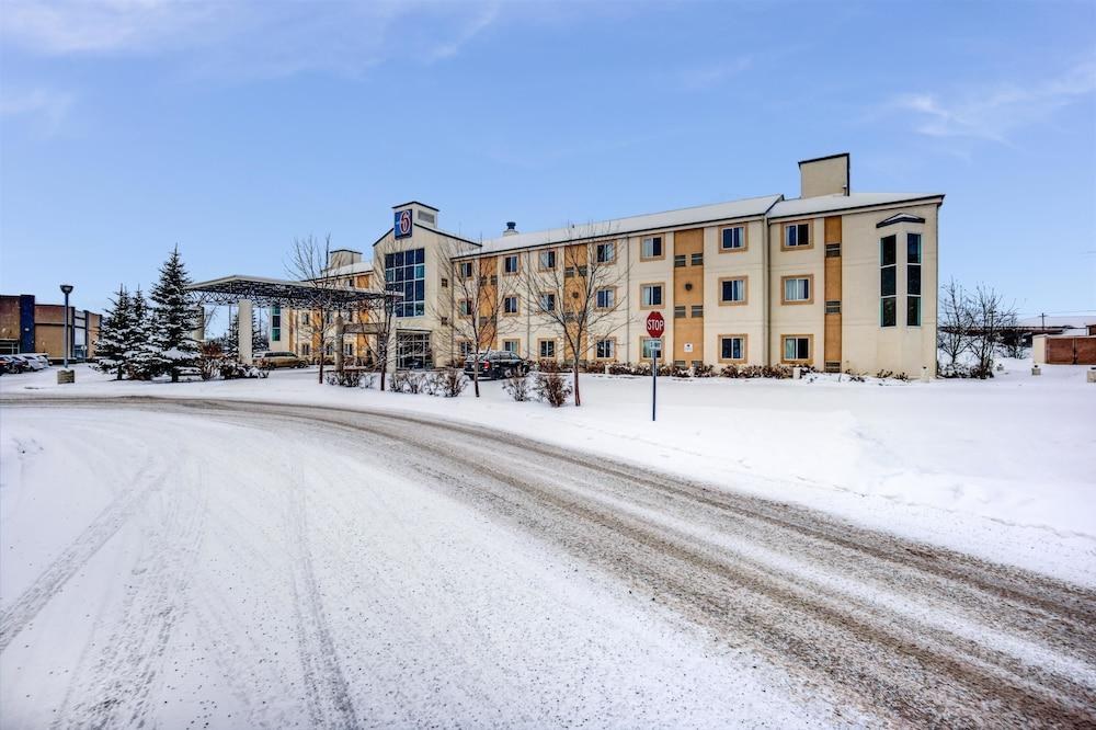 MOTEL 6 RED DEER photo 4
