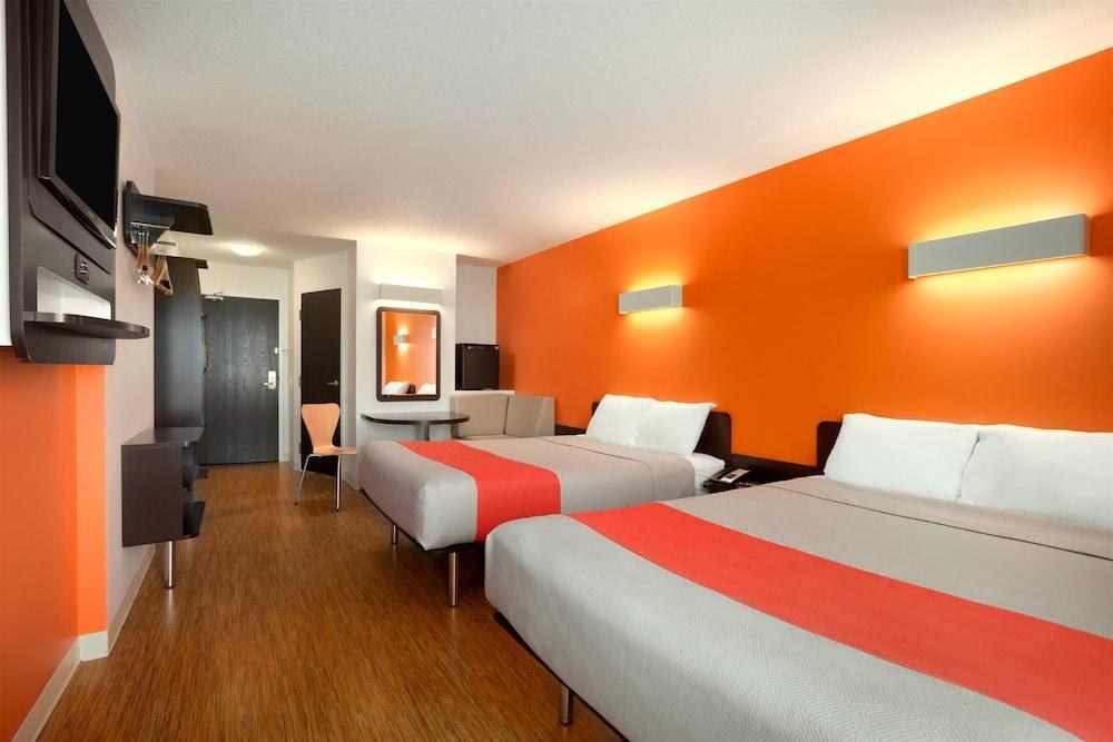 MOTEL 6 SWIFT CURRENT SK