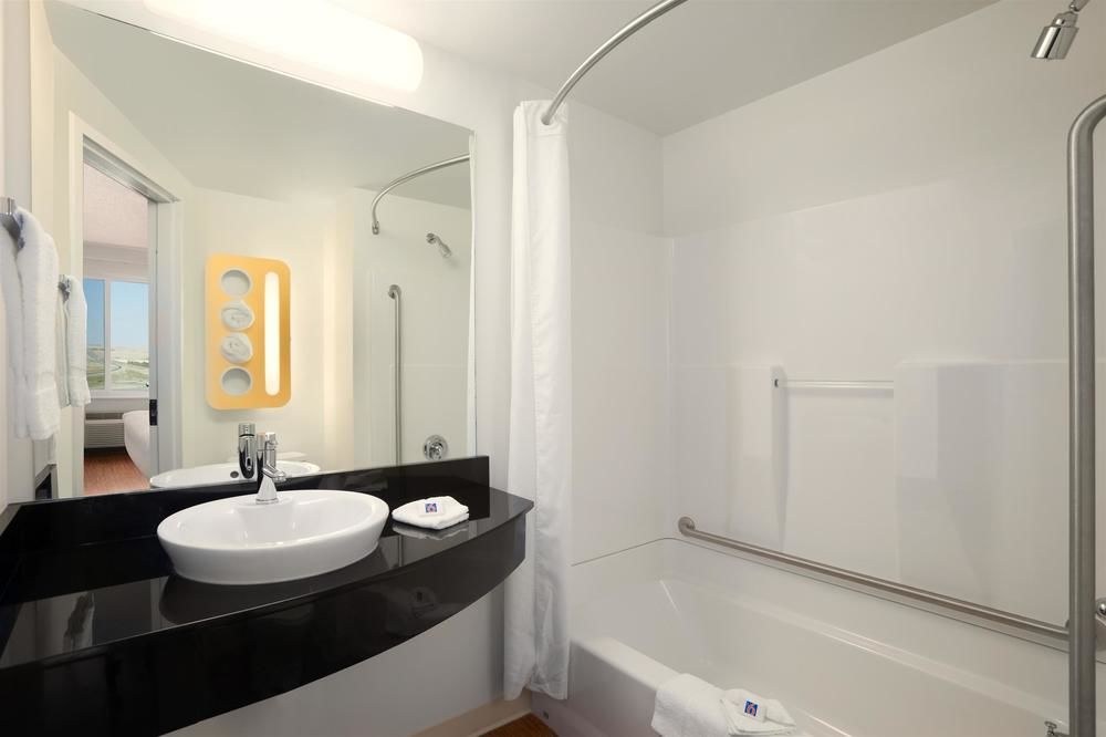 MOTEL 6 SWIFT CURRENT SK photo 1