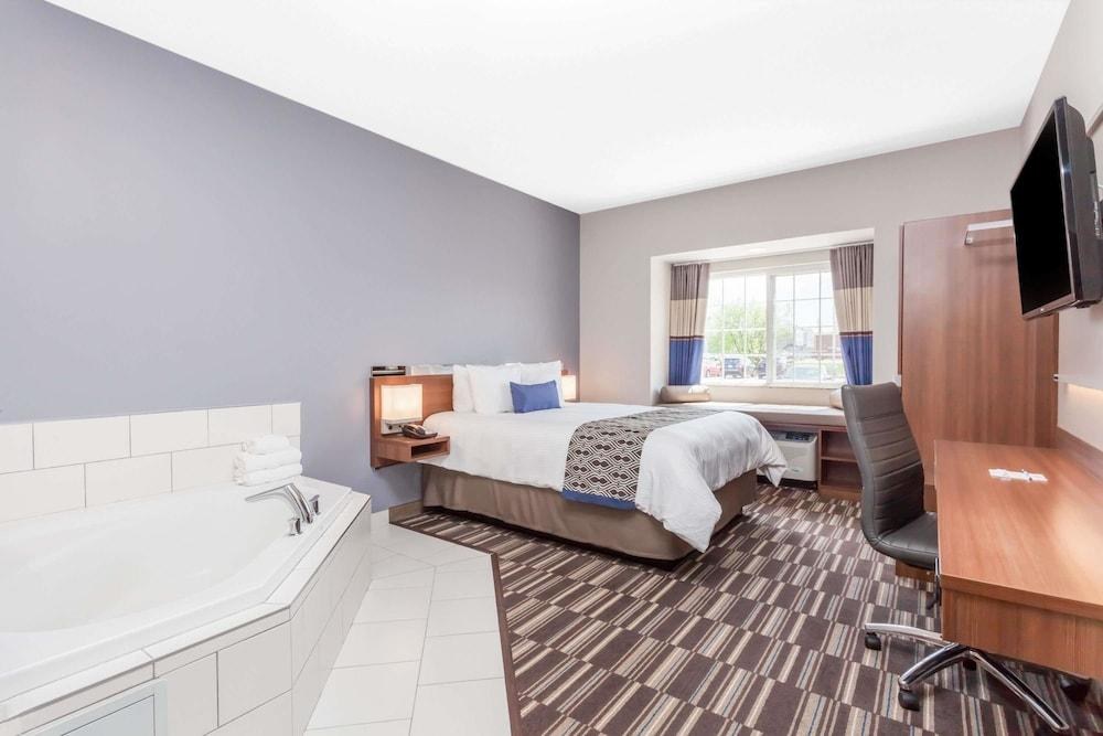 MICROTEL INN & SUITES BY WYNDHAM SAULT STE. MARIE photo 1