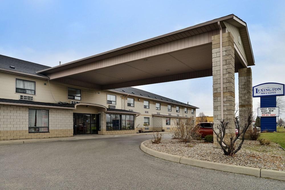 LEXINGTON INN & SUITES - WINDSOR ON CANADA photo 2