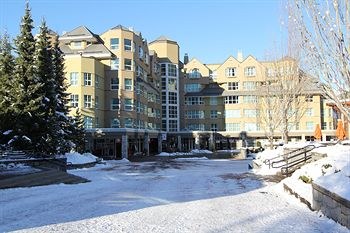 LE CHAMOIS WHISTLER photo 1