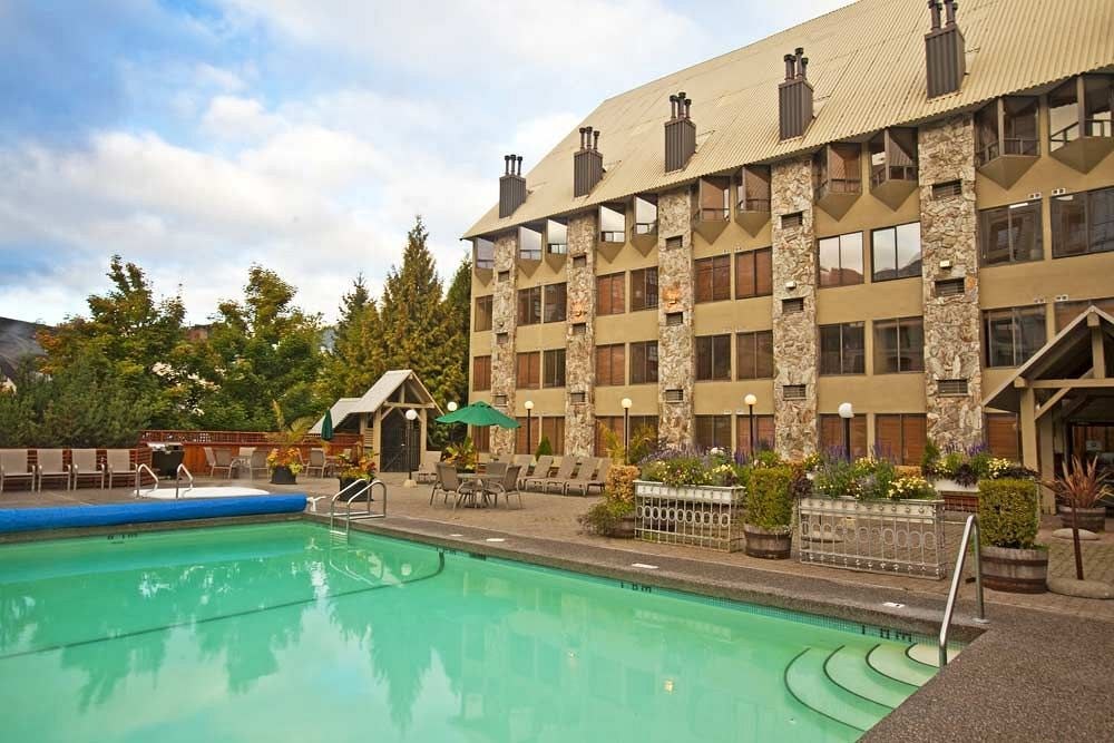 MOUNTAIN SIDE HOTEL WHISTLER BY EXECUTIVE