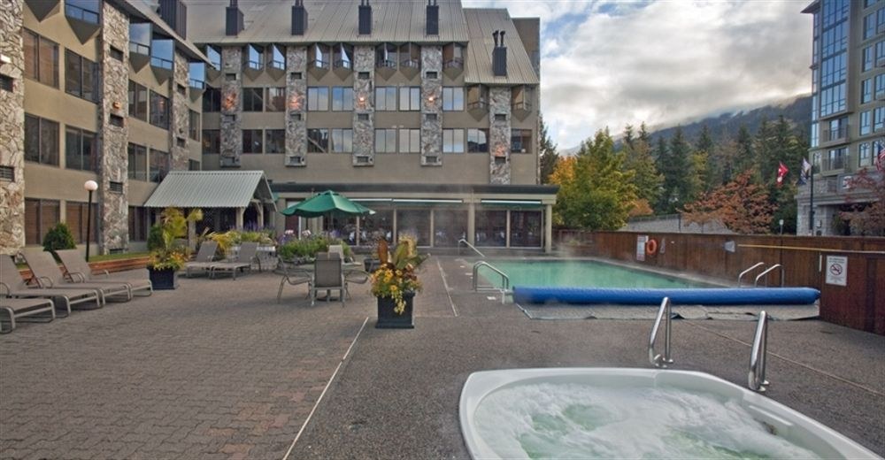 MOUNTAIN SIDE HOTEL WHISTLER BY EXECUTIVE photo 1