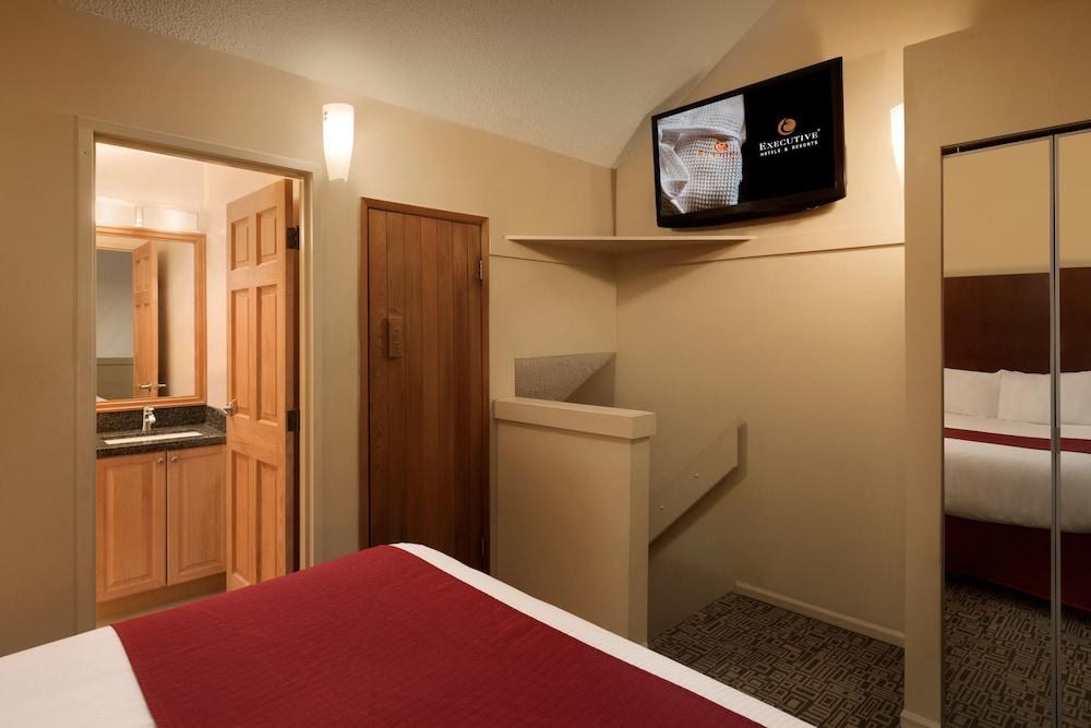 MOUNTAIN SIDE HOTEL WHISTLER BY EXECUTIVE photo 4