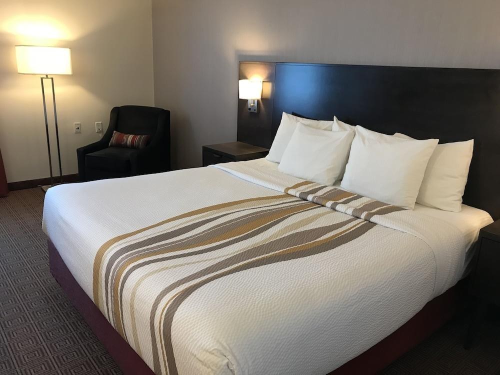 LA QUINTA INN BY WYNDHAM VANCOUVER AIRPORT photo 3