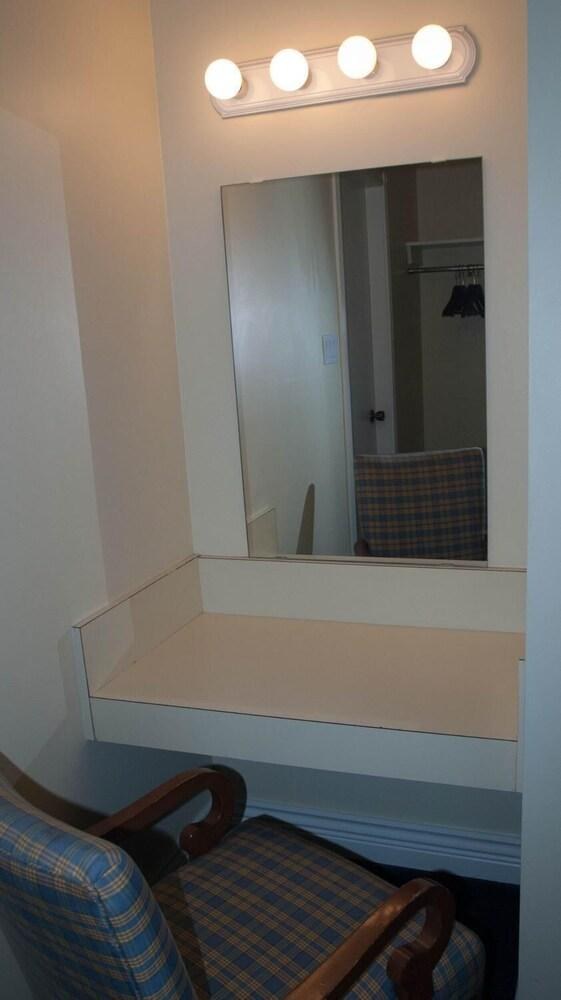 ISLAND TRAVEL INN photo 4